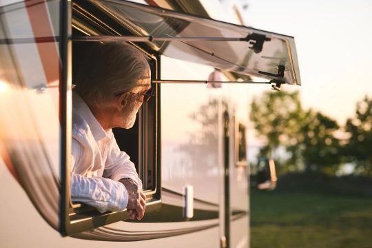 Kabe TM Royal Exterior Summer - dame i vindu